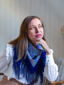 Foulard russe, dessin "Contemplation" par Irina Dadonova - bleu