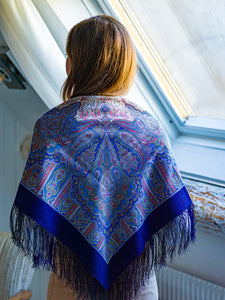 Foulard russe, dessin "Contemplation" par Irina Dadonova - bleu